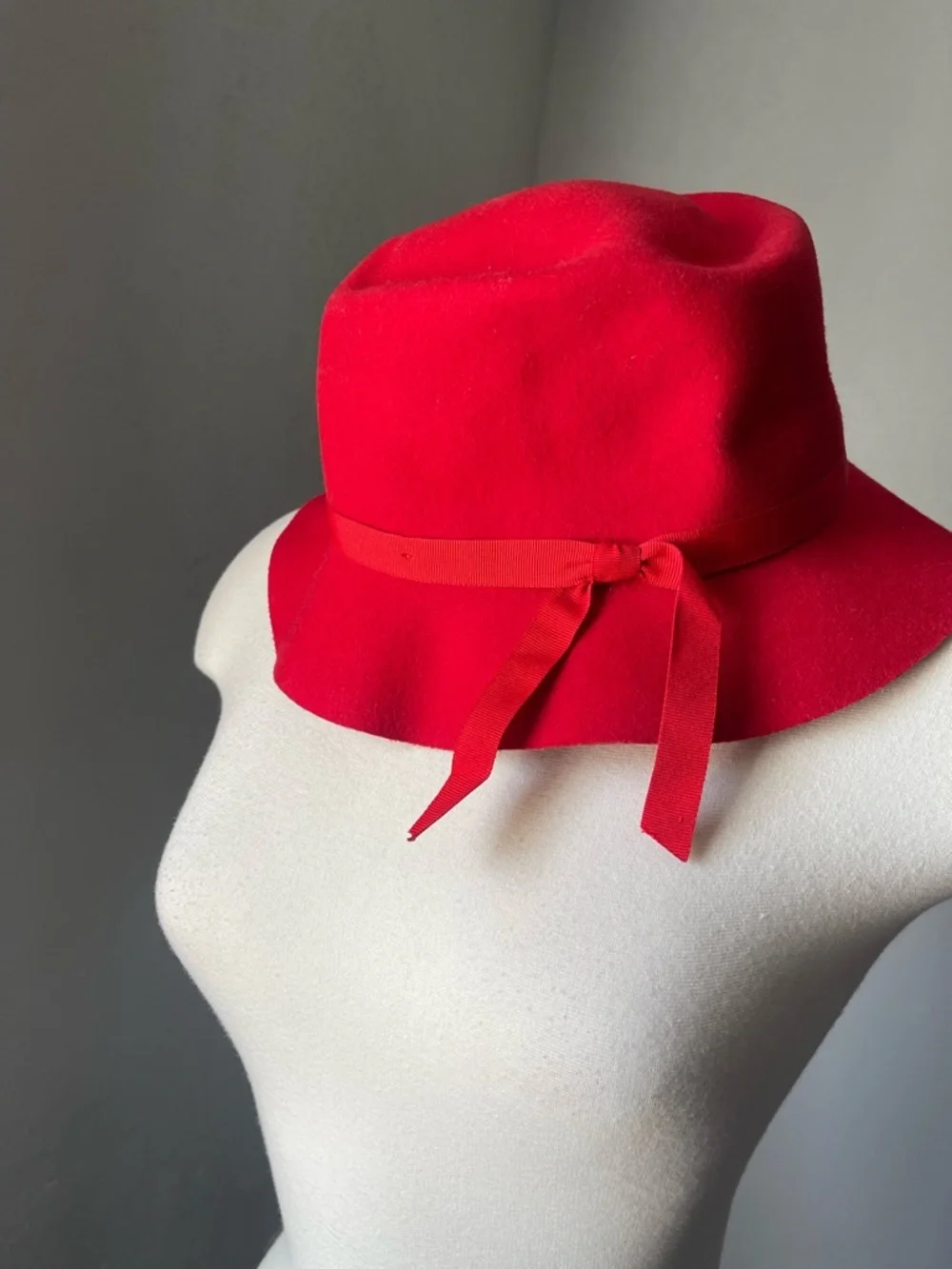 Dpc chic red